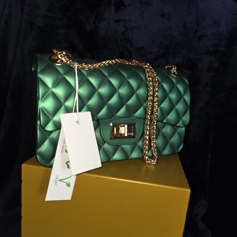 Elegant Green Quilted Chain Bag